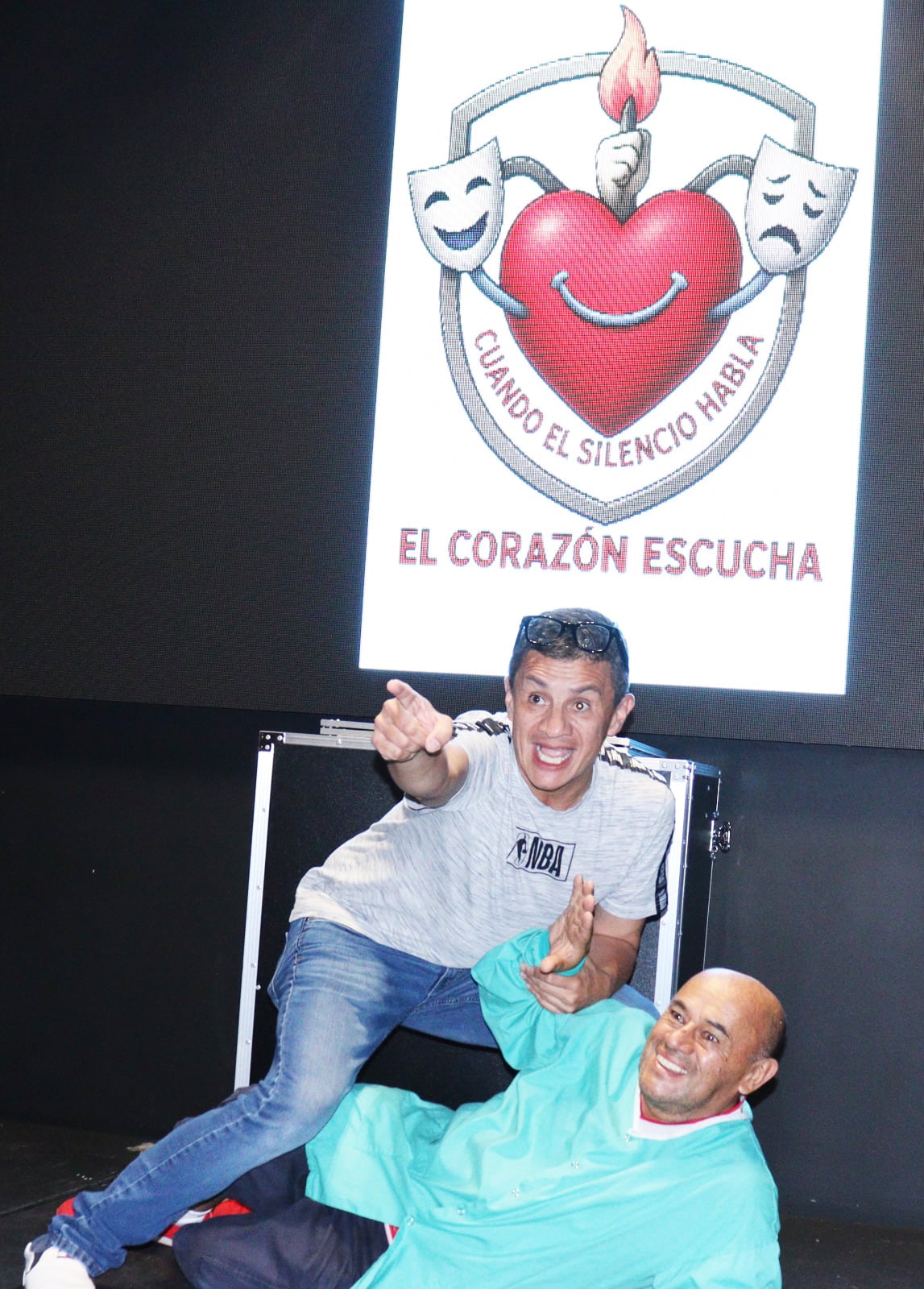 Fabián Romero recibe Doctorado Honoris Causa por su obra teatral Sin Palabras