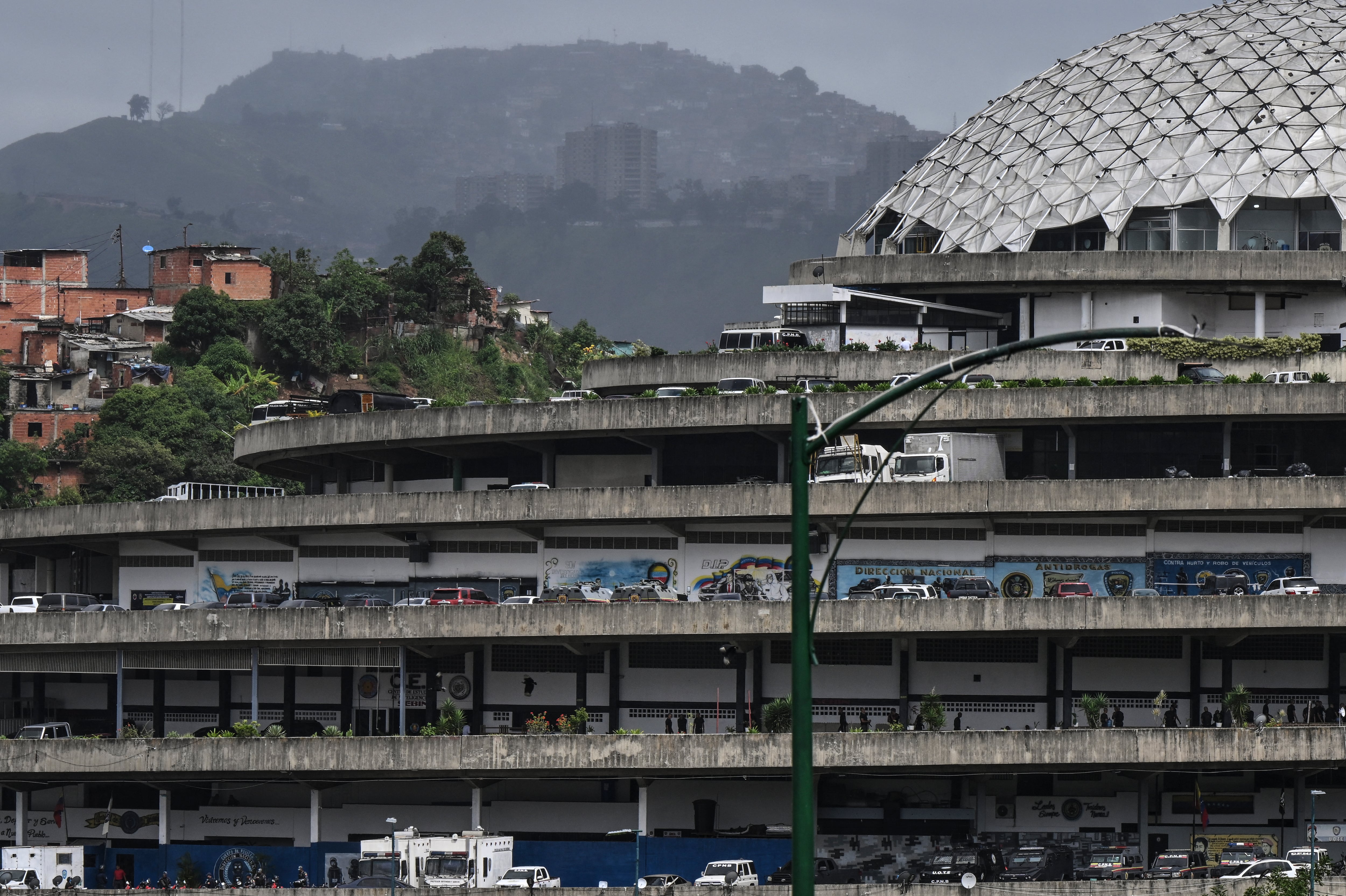 El Helicoide prometía ser uno de los centros comerciales más modernos de Latinoamérica, pero este propósito cambió con el tiempo.