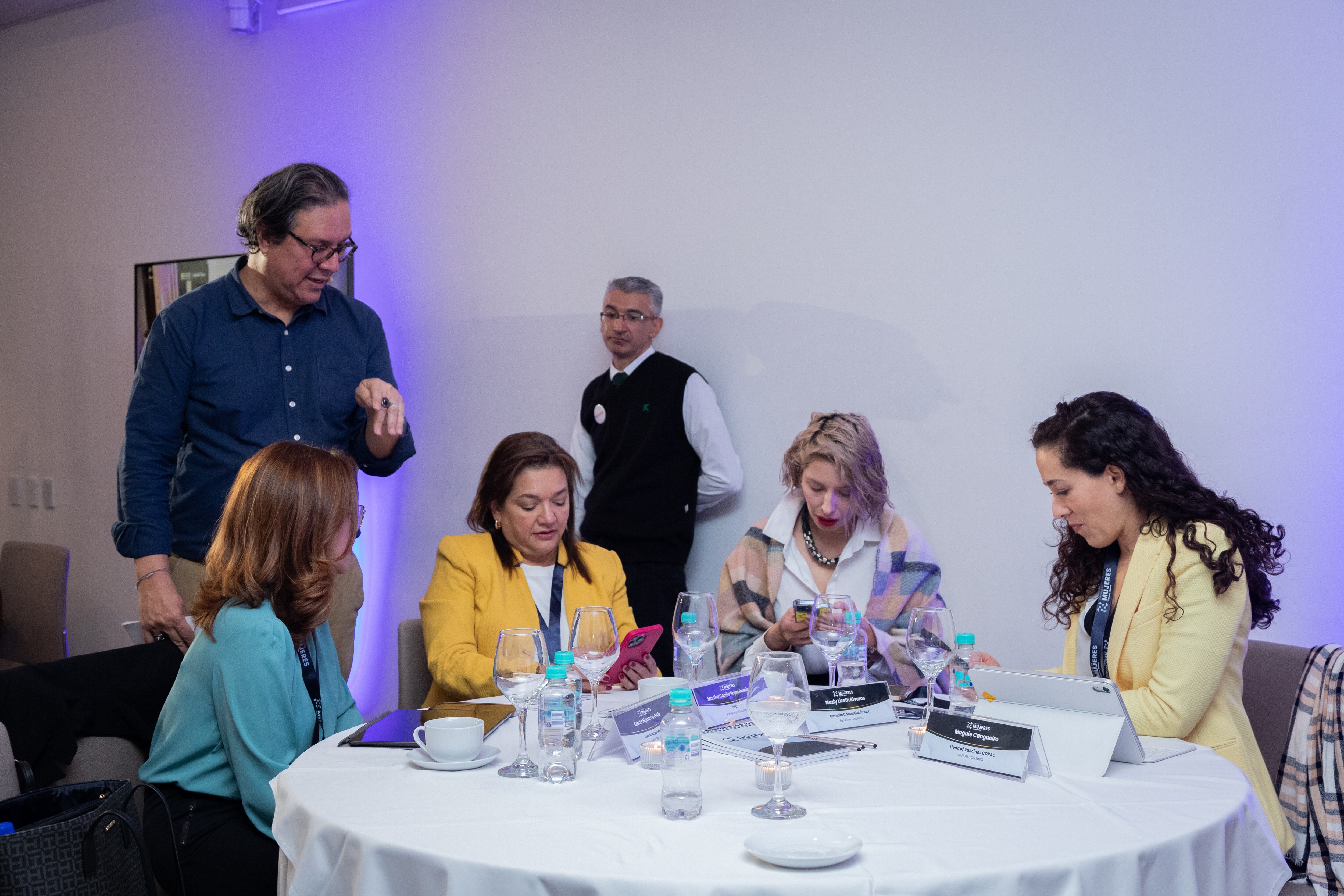 Ricardo Corredor Cure, experto en comunicaciones, compartió con el Círculo de Mujeres recomendaciones para construir una marca personal impactante y duradera.