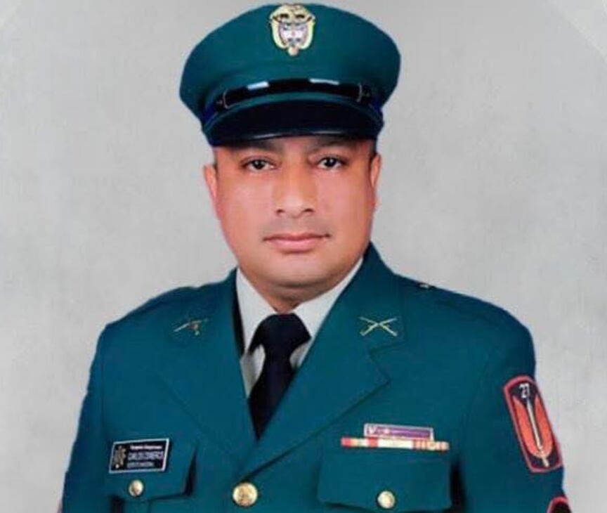 El sargento Carlos Andrés Cisneros iba de civil en un bus que fue incinerado en Caquetá.