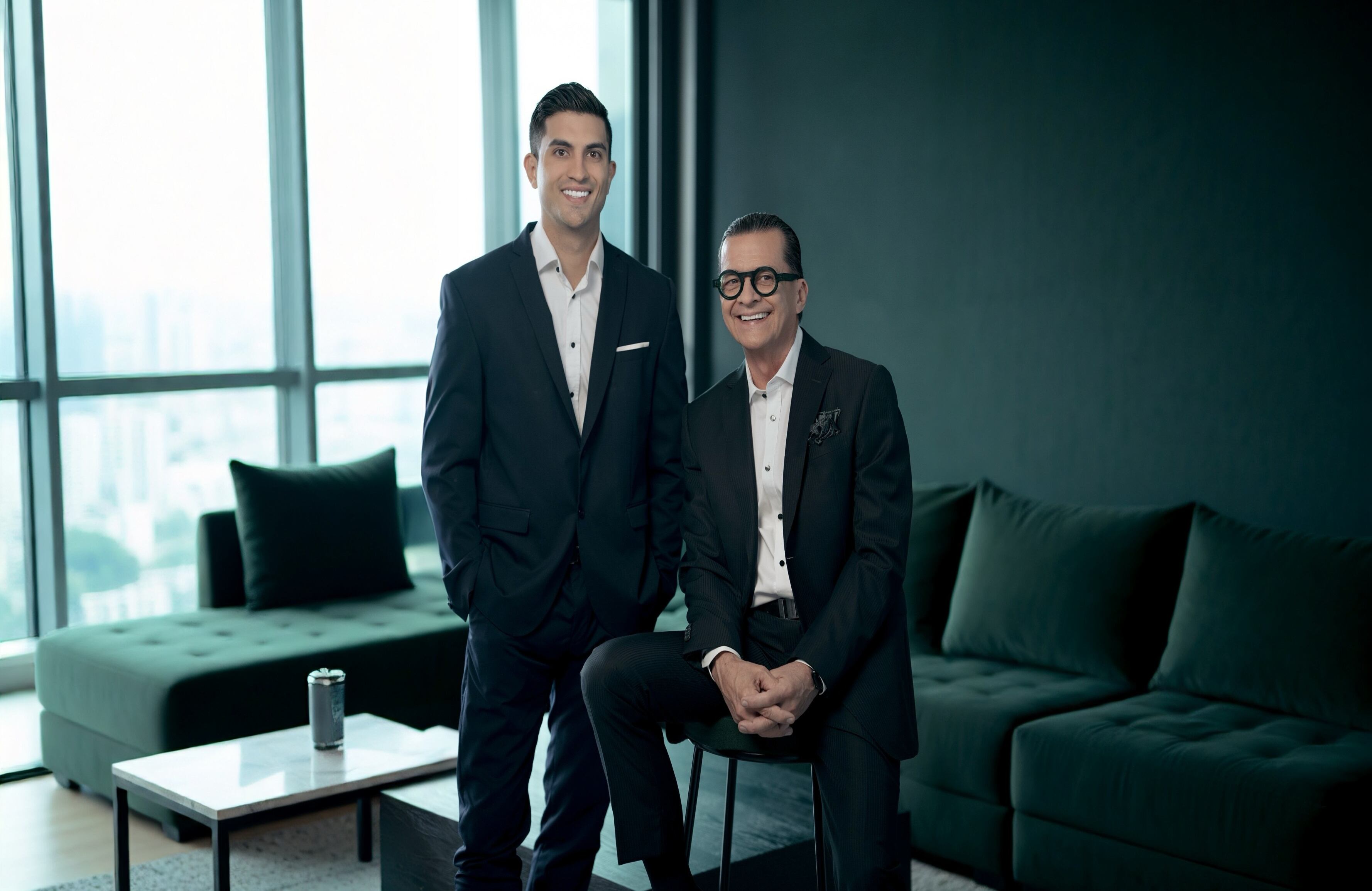 Martín Álvarez y su padre Héctor Raúl Álvarez, las mentes detrás del éxito inmobiliario y empresarial de Cantagirone.