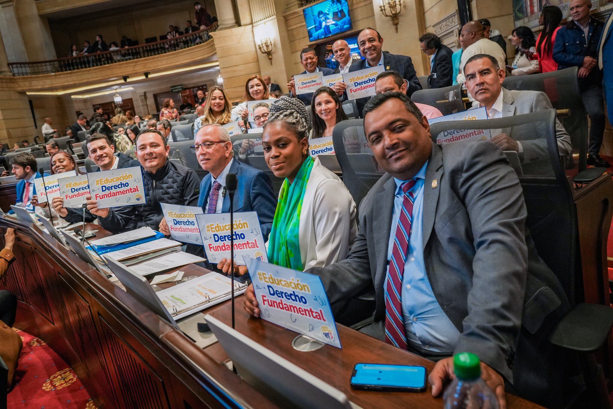 Discusión de reforma a la ducación