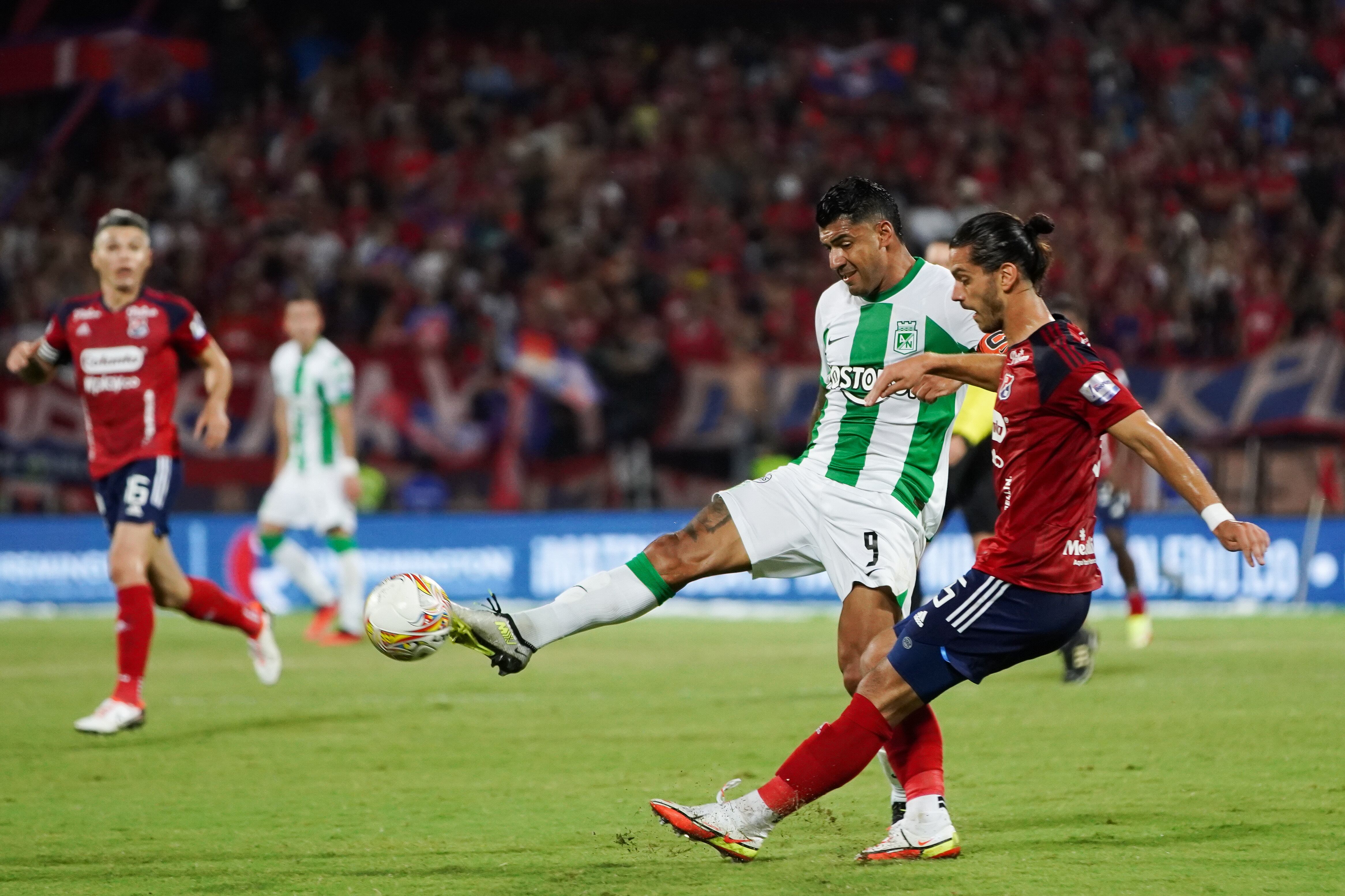 Medellín se llevó el primer clásico de cuadrangulares