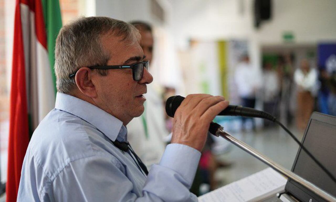 "Acudo a este acto público la responsabilidad por los daños y afectaciones que ocasionamos al haber secuestrado a personas que ejercían cargos de elección popular o que aspiraban a hacerlo", afirmó Timochenko.