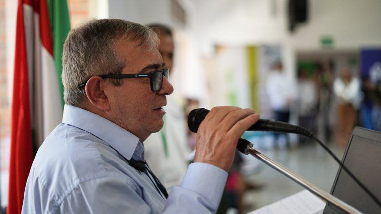 "Acudo a este acto público la responsabilidad por los daños y afectaciones que ocasionamos al haber secuestrado a personas que ejercían cargos de elección popular o que aspiraban a hacerlo", afirmó Timochenko.