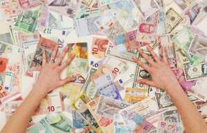 Los bancos y gobiernos de cada país deciden el momento en el que hay que cambiar los billetes.