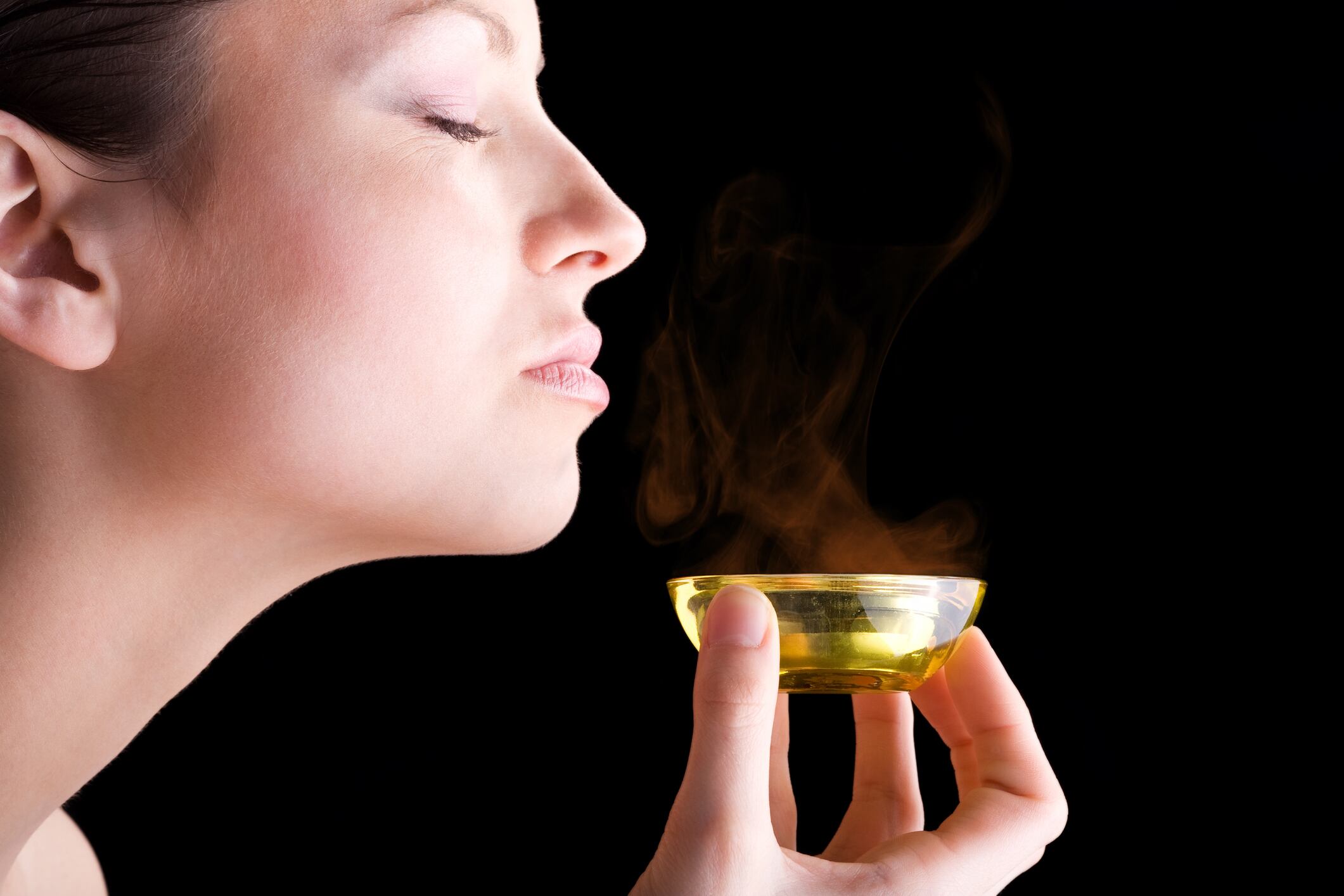 Desde tiempos antiguos, diversas culturas han asociado ciertos olores con la buena fortuna y la abundancia, basándose en tradiciones y prácticas ancestrales que perduran hasta hoy.