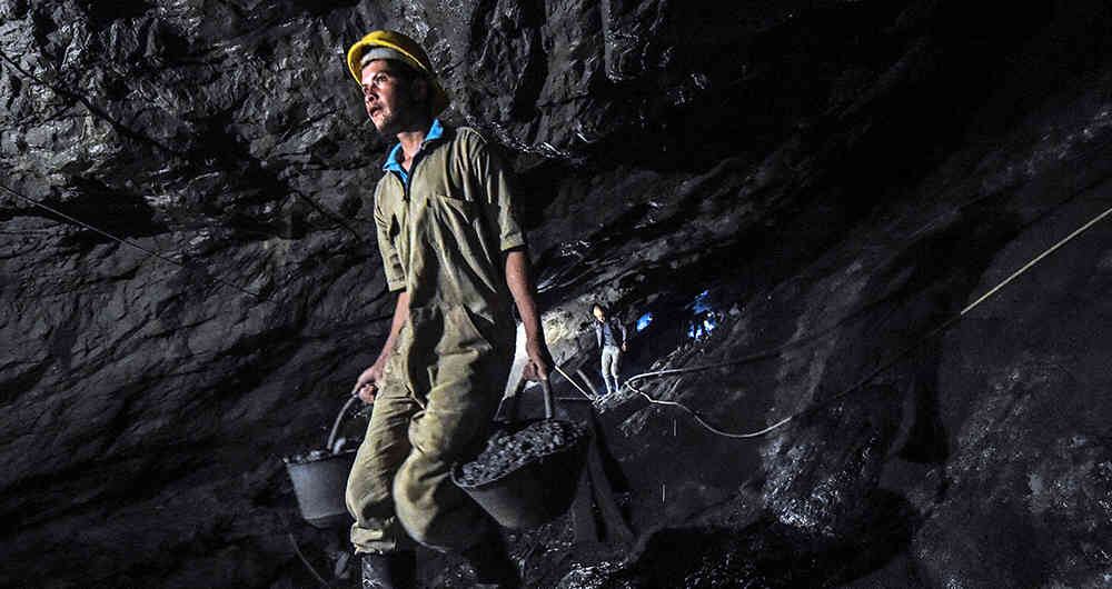 Los mineros recurren a alternativas como la molienda y el uso de especies vegetales. 