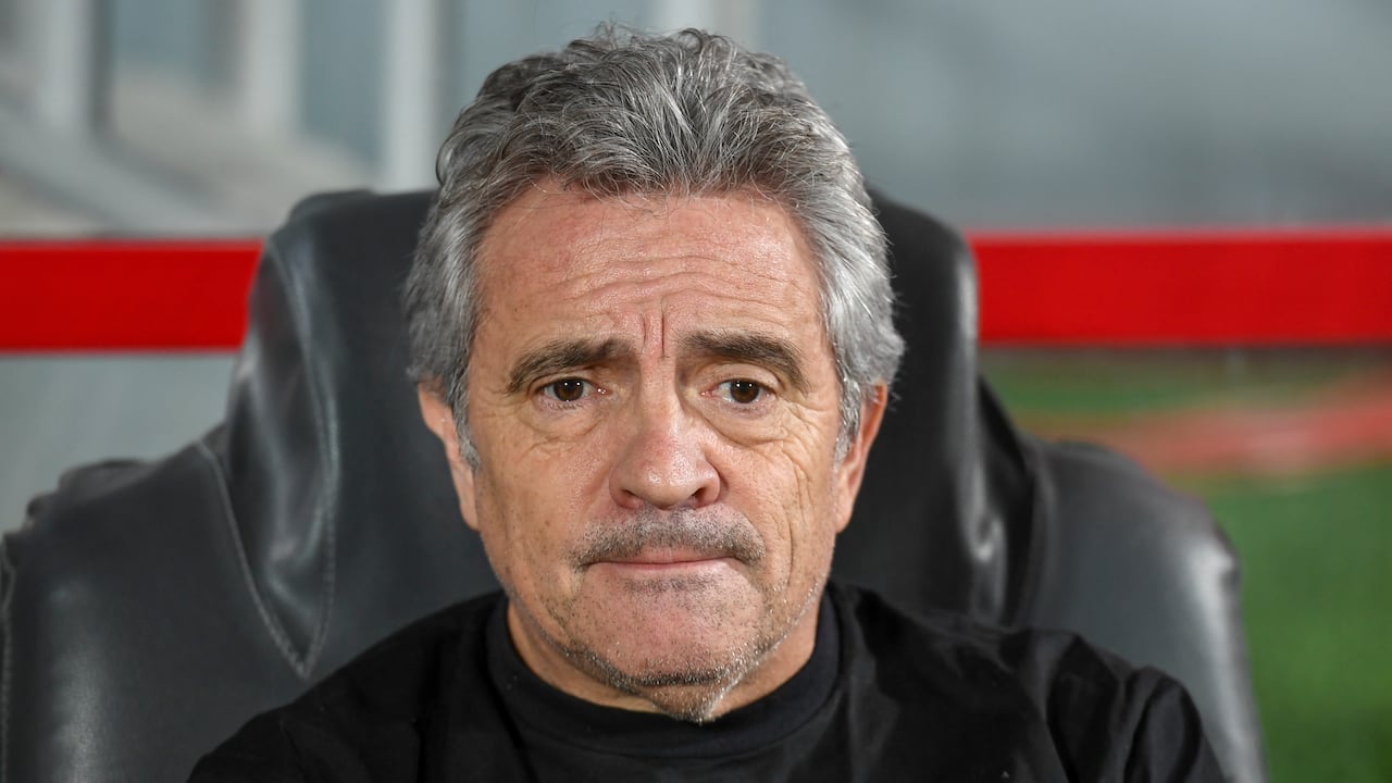 Juan Manuel Lillo, entrenador español al servicio de México como asistente técnico.