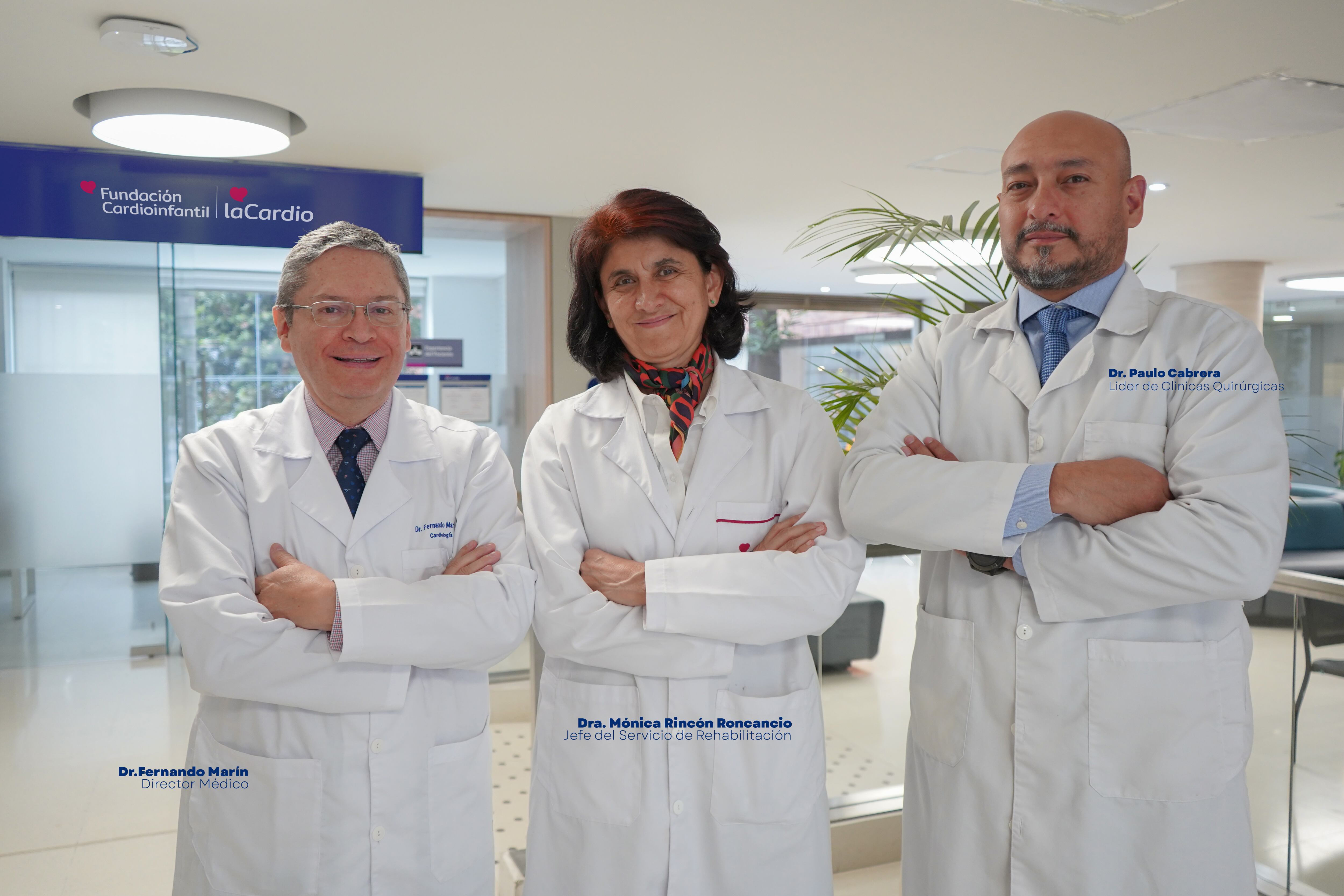 De izquierda a derecha: Fernando Marín, director Médico de LaCardio; Mónica Rincón, jefe del Servicio de Rehabilitación, y Paulo Cabrera, líder de Clínicas Quirúrgicas.
