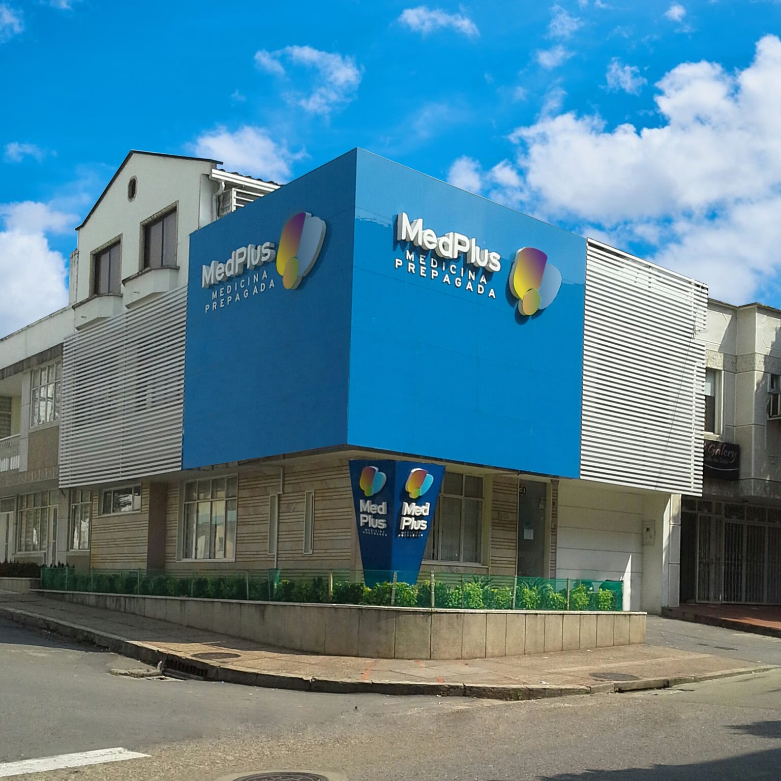 Además del Complejo Internacional de Medicina Avanzada, MedPlus Medicina Prepagada cuenta con centros médicos propios como el Centro Médico 104 y Palermo, diseñados para brindar una atención cercana, oportuna y con altos estándares de calidad.