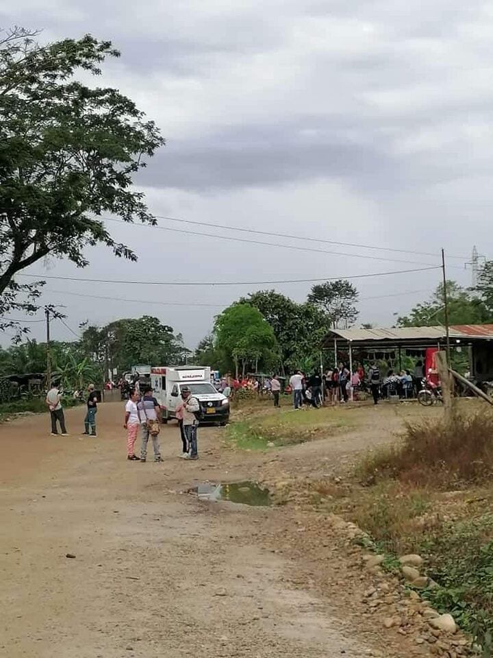 Así permanece la vía.