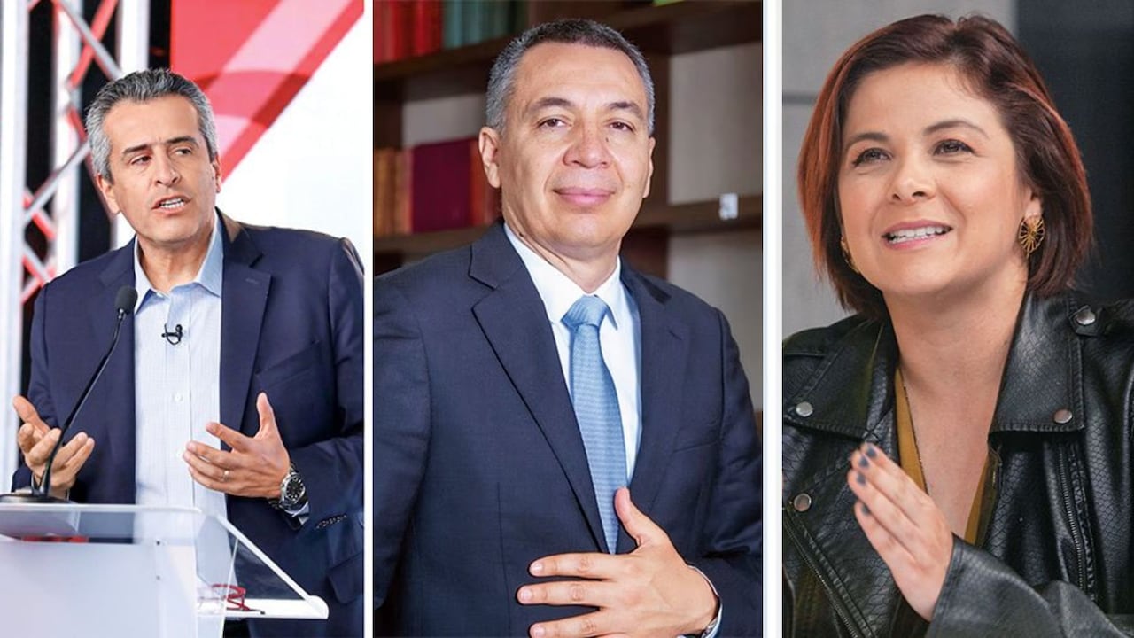 Renuncia protocolaria de viceministros y directores.