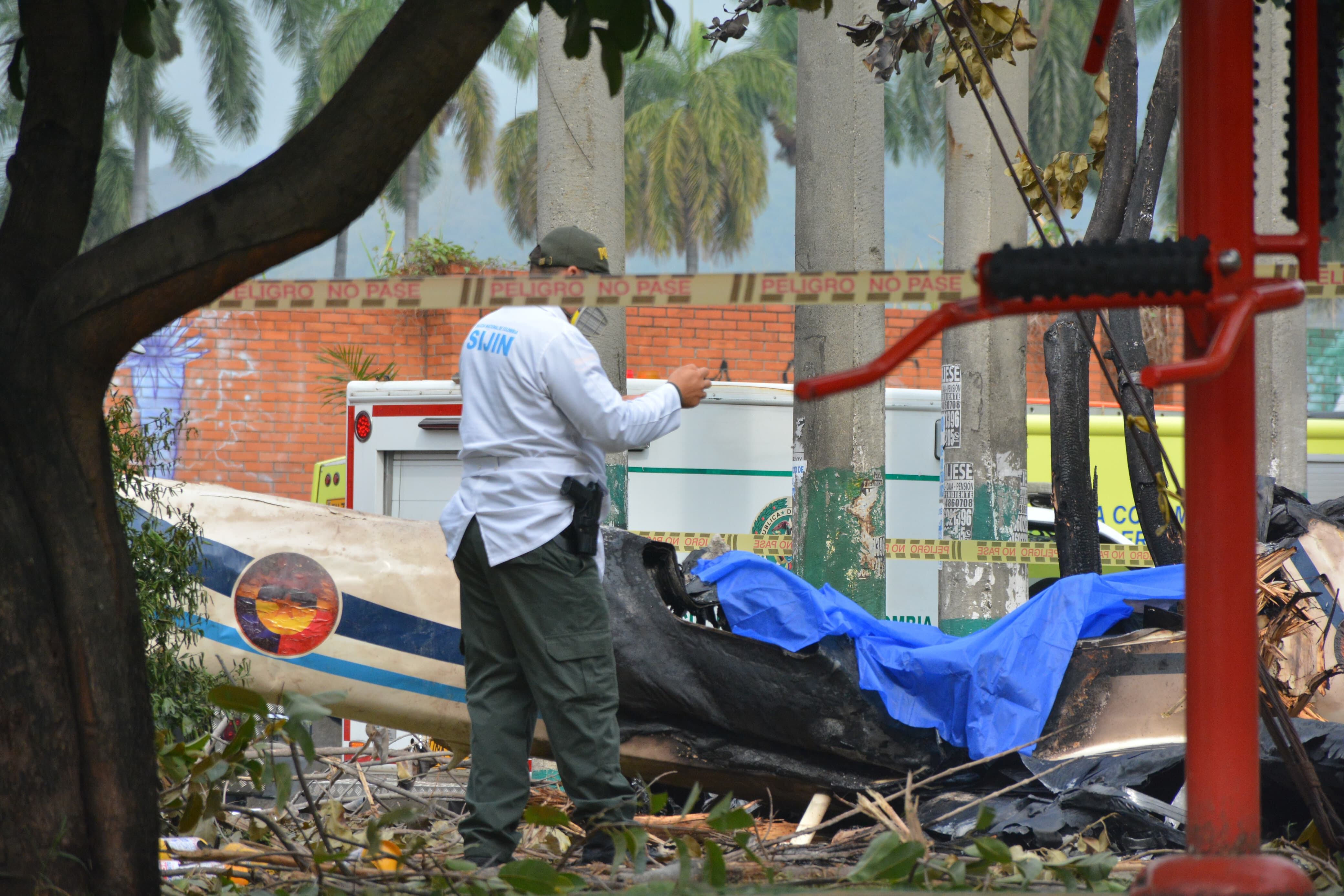 Una avioneta con dos ocupantes se accidedentó en Cali el 3 de octubre del 2023. Foto: Jorge Orozco/ El País.