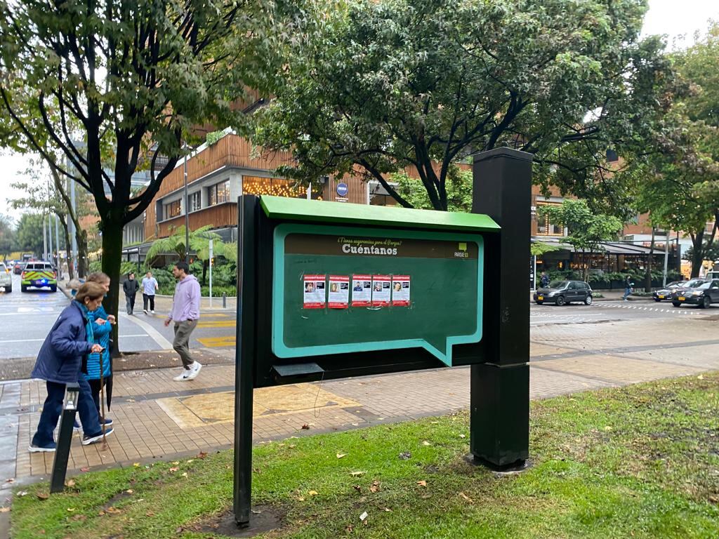 En una muestra de solidaridad, un grupo de ciudadanos colombianos se ha unido para llevar a cabo campañas en las calles de las diferentes capitales del país, con el objetivo de destacar la difícil situación de los secuestrados por los terroristas de Hamás en Gaza.