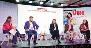 Liz Garavito, directora de Processum; Álvaro Puerto, presidente de SIES Salud; Ana María Vesga, presidenta de Acemi; Néstor Álvarez, presidente de la Asociación de Pacientes de Alto Costo, y Mónica Mantilla, médica experta en VIH.