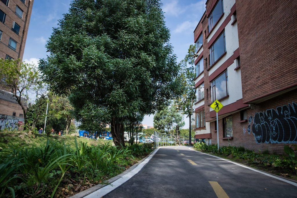 Es el primer corredor ambiental en la localidad de Teusaquillo, a lo largo de la arteria fluvial del río Arzobispo.