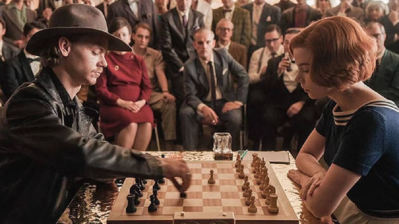 Netflix enfrenta demanda por la serie Gambito de dama.