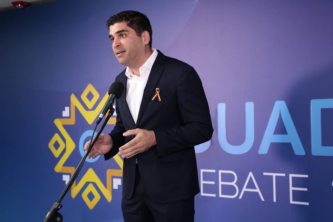 Llegó a la vicepresidencia de Ecuador sin pasar por una elección popular y renunció a los 19 meses. Ahora Otto Sonnenholzner, el empresario de ascendencia alemana, concurre como candidato a los comicios del 20 de agosto.