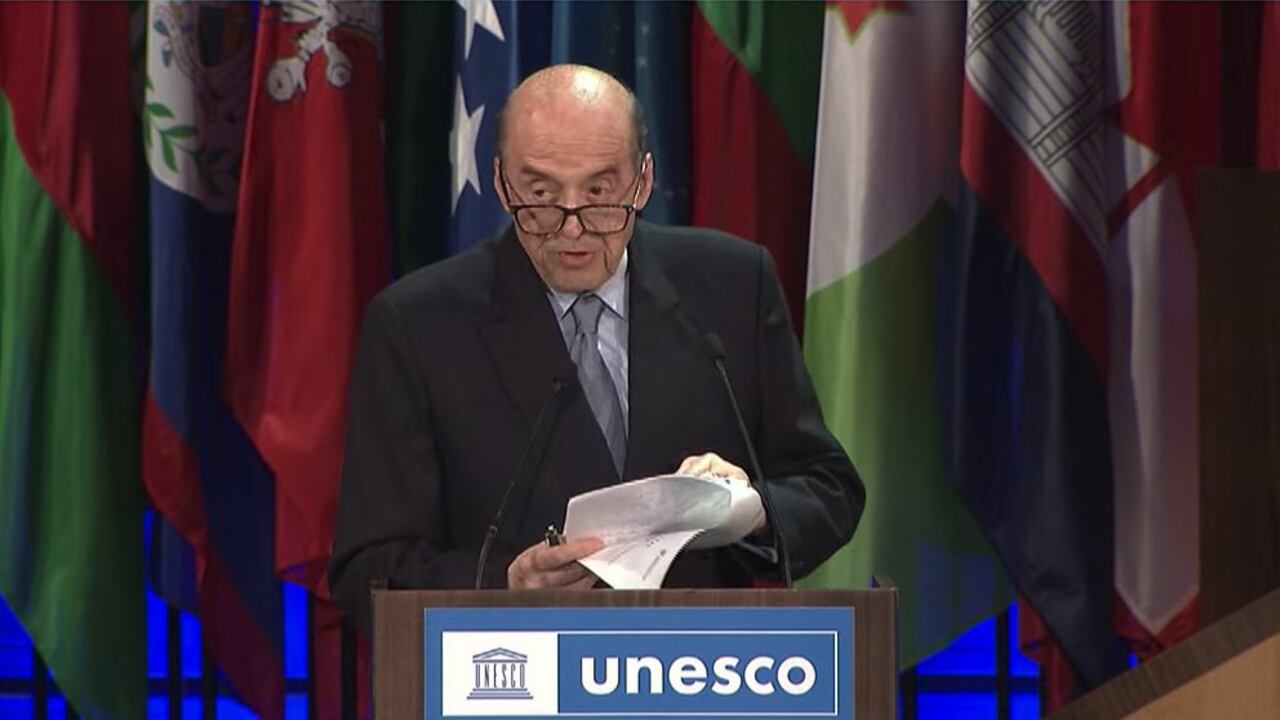 Canciller Álvaro Leyva en su intervención en la Unesco en París.