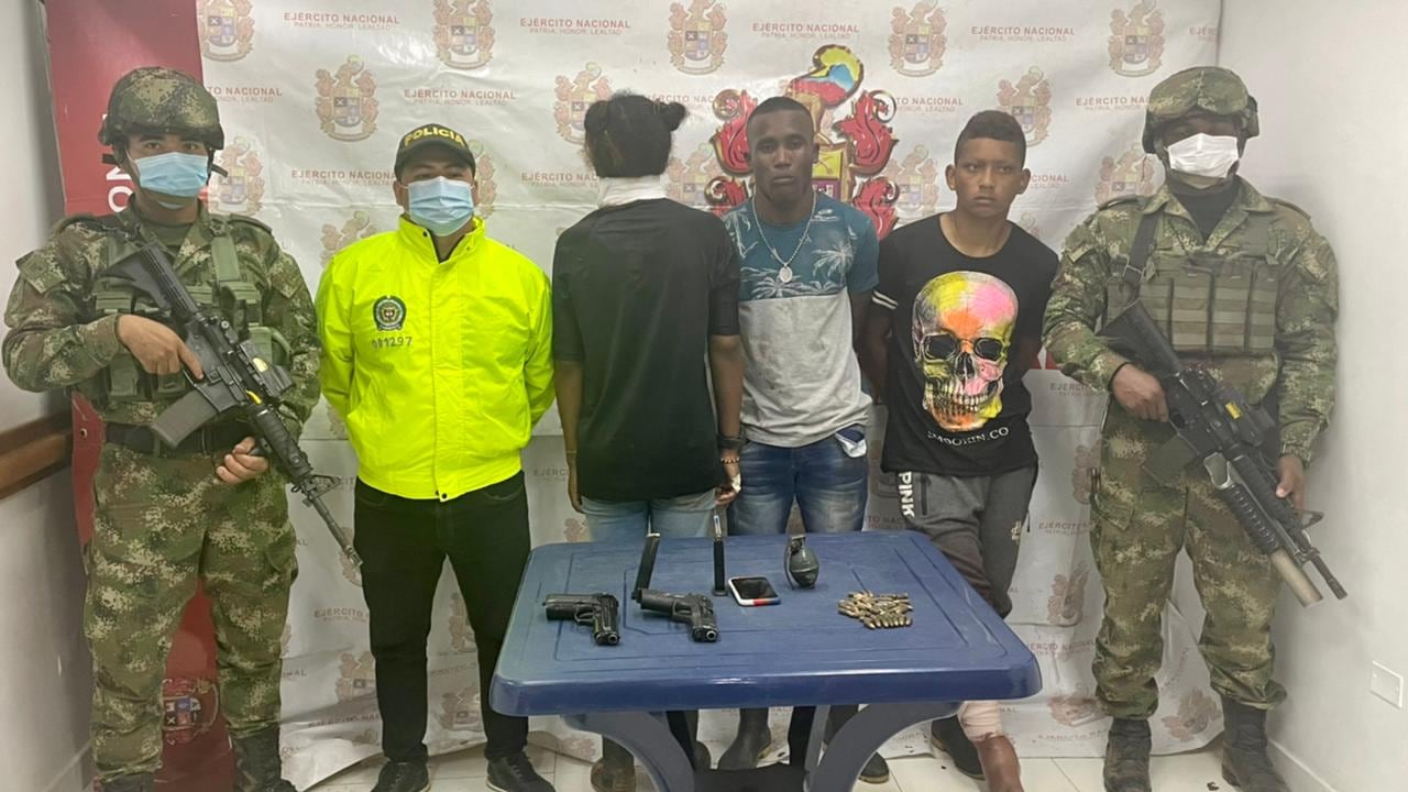 Ejército capturó a tres presuntos integrantes de las disidencias de las Farc.