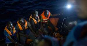 Al menos 63 personas desaparecieron en un nuevo naufragio.