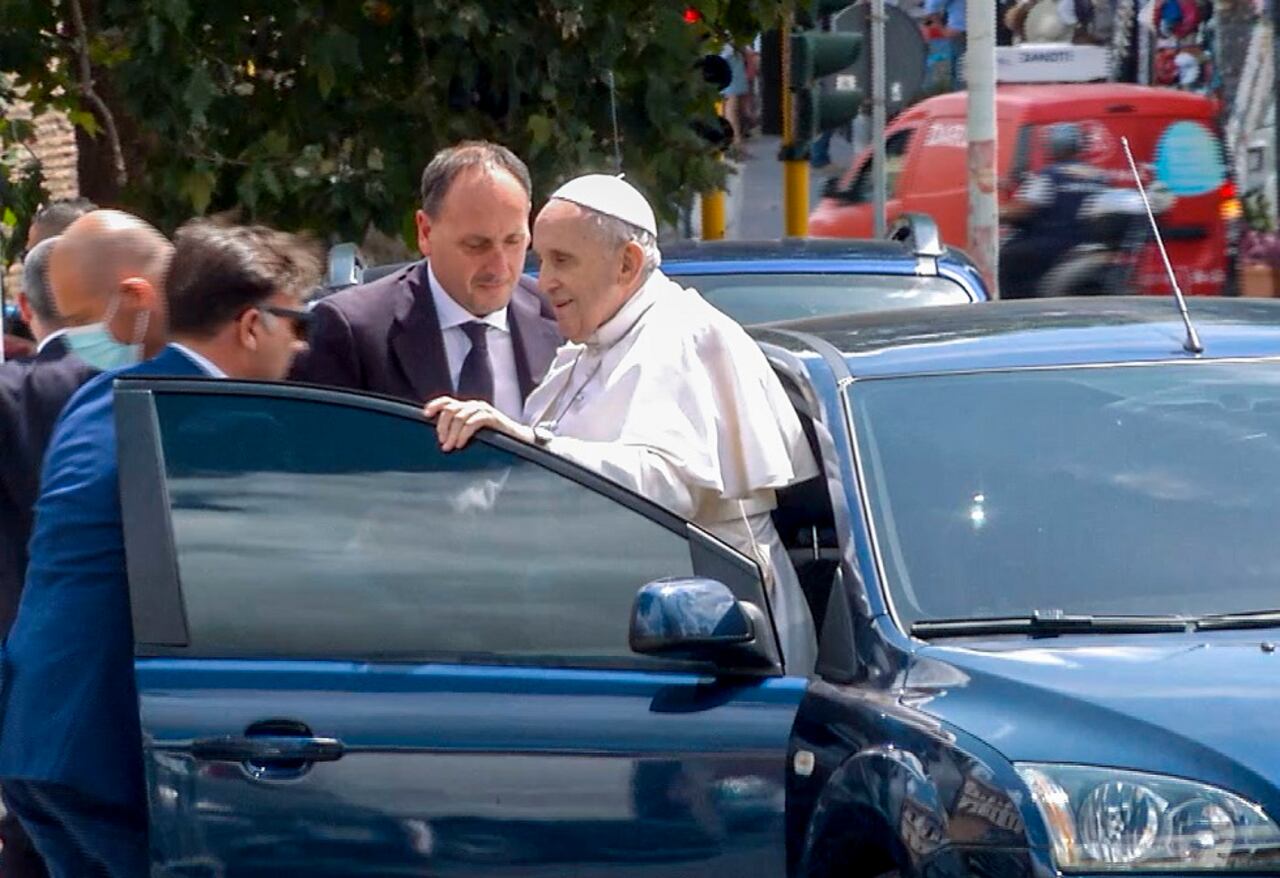 Papa Francisco sale del hospital