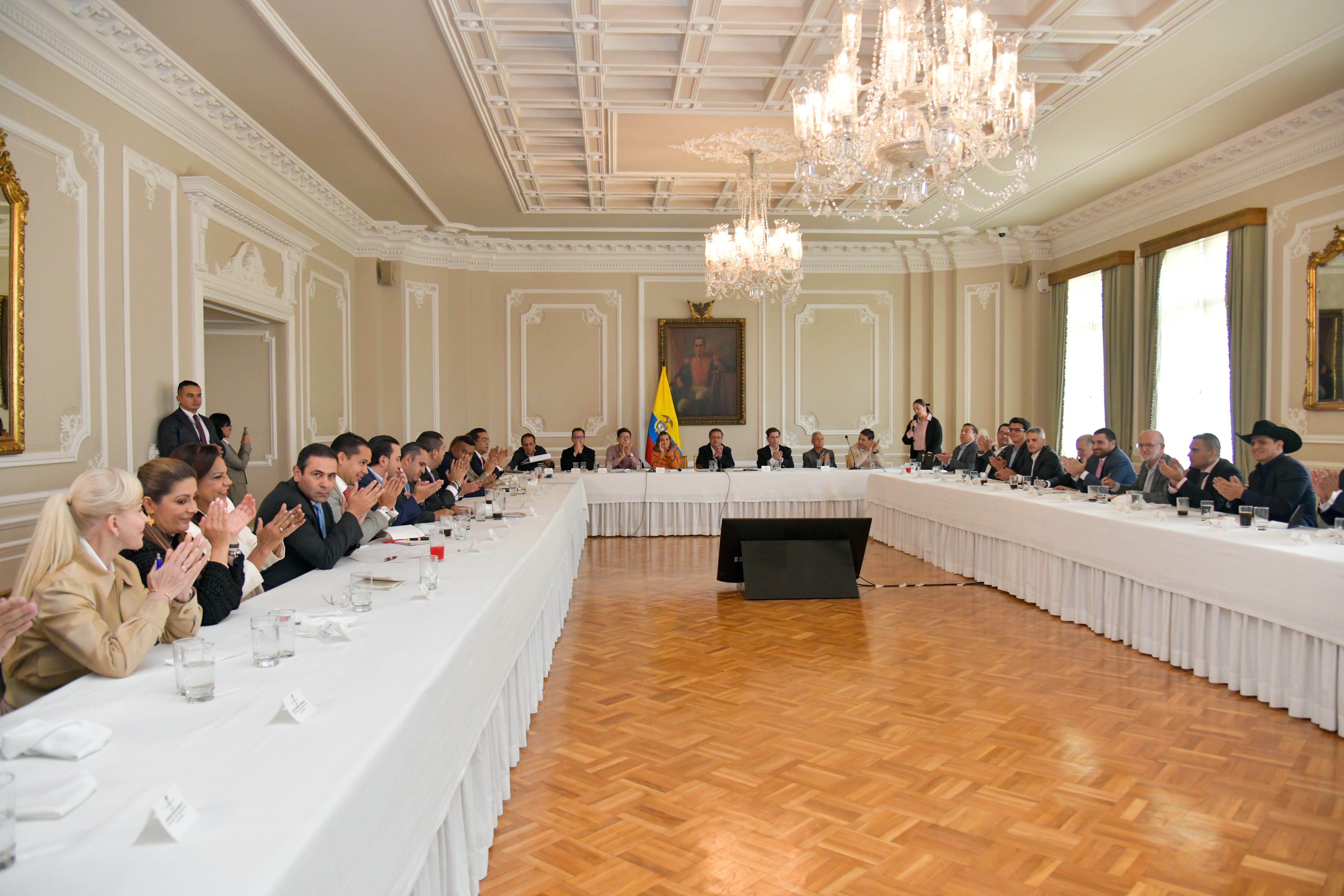 Instalan mesa para concertar inversiones en los territorios.