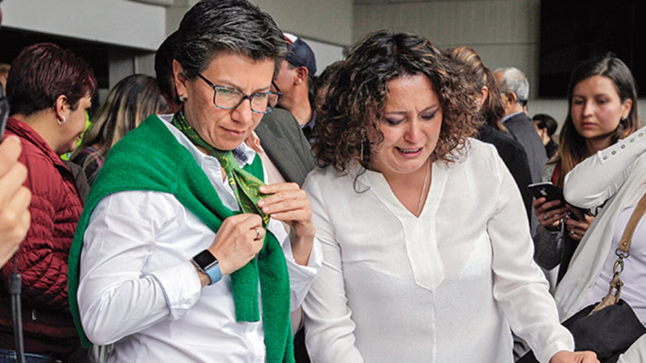 La alcaldesa Claudia López y su pareja Angélica Lozano.