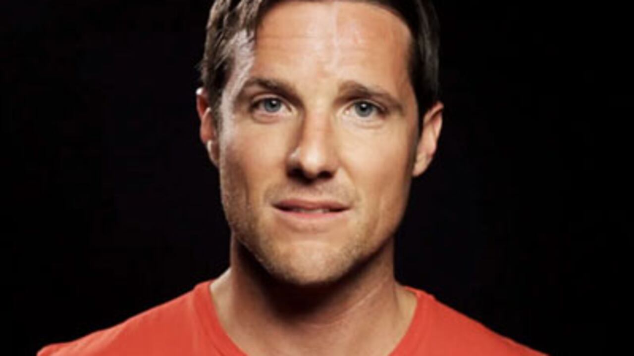 Pese al éxito de la campaña, expertos y analistas han criticado a la ONG por considerar que su mensaje simplifica o manipula el problema de los niños en Uganda