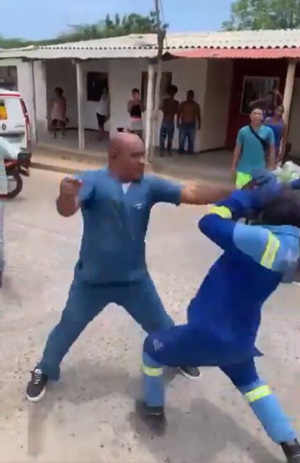 La pelea se habría originado porque el funcionario habría cortado la luz al consultorio, pese a que el servicio ya estaba pago.