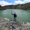 Jorge Arevalo resguarda el volcán del Azufral en la cordillera de los Andes colombianos. (Photo by JOAQUIN SARMIENTO / AFP)