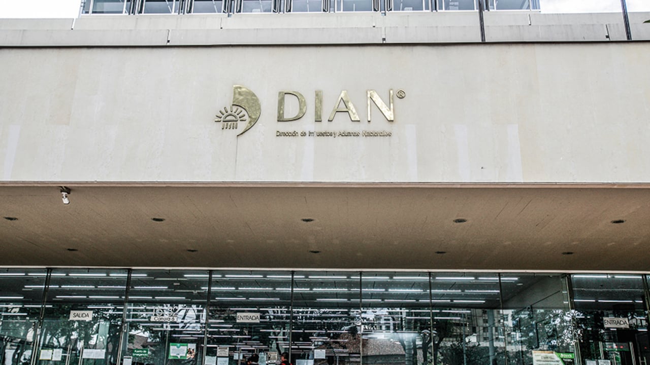 Para poder ejecutar todos sus planes de gobierno, se estima que el nuevo presidente necesitará de unos 50 billones de pesos, que aspiraría a recaudar con una ambiciosa reforma tributaria, la cual tendrá que tramitar en un Congreso dividido y con mucho lobby en contra.