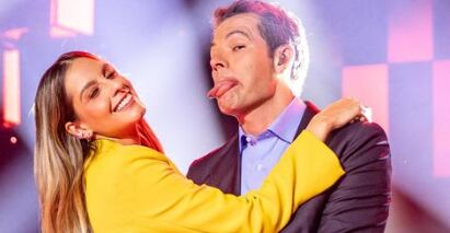 Iván Lalinde y Laura Acuña presentadores de La Voz Kids