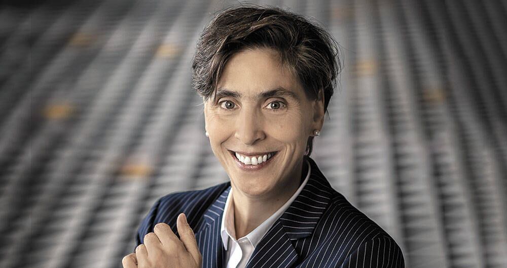 Ha tenido experiencia en el sector privado: además de Prodeco, trabajó en la firma de abogados Brigard & Urrutia.