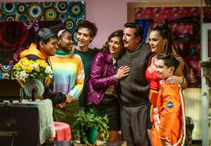 Chichipatos: Hace poco se estrenó la segunda temporada de esta serie de comedia creada por Dago García y protagonizada por Antonio Sanint. La trama gira en torno a Juanquini, un torpe mago que, por accidente, desaparece a un peligroso criminal.