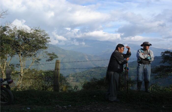 El Trapiche, es uno de los puntos estrátegicos de la guerra. Desde ese alto se accede a otros picos y se conecta el norte del Cauca con el sur del Tolima y Huila. 