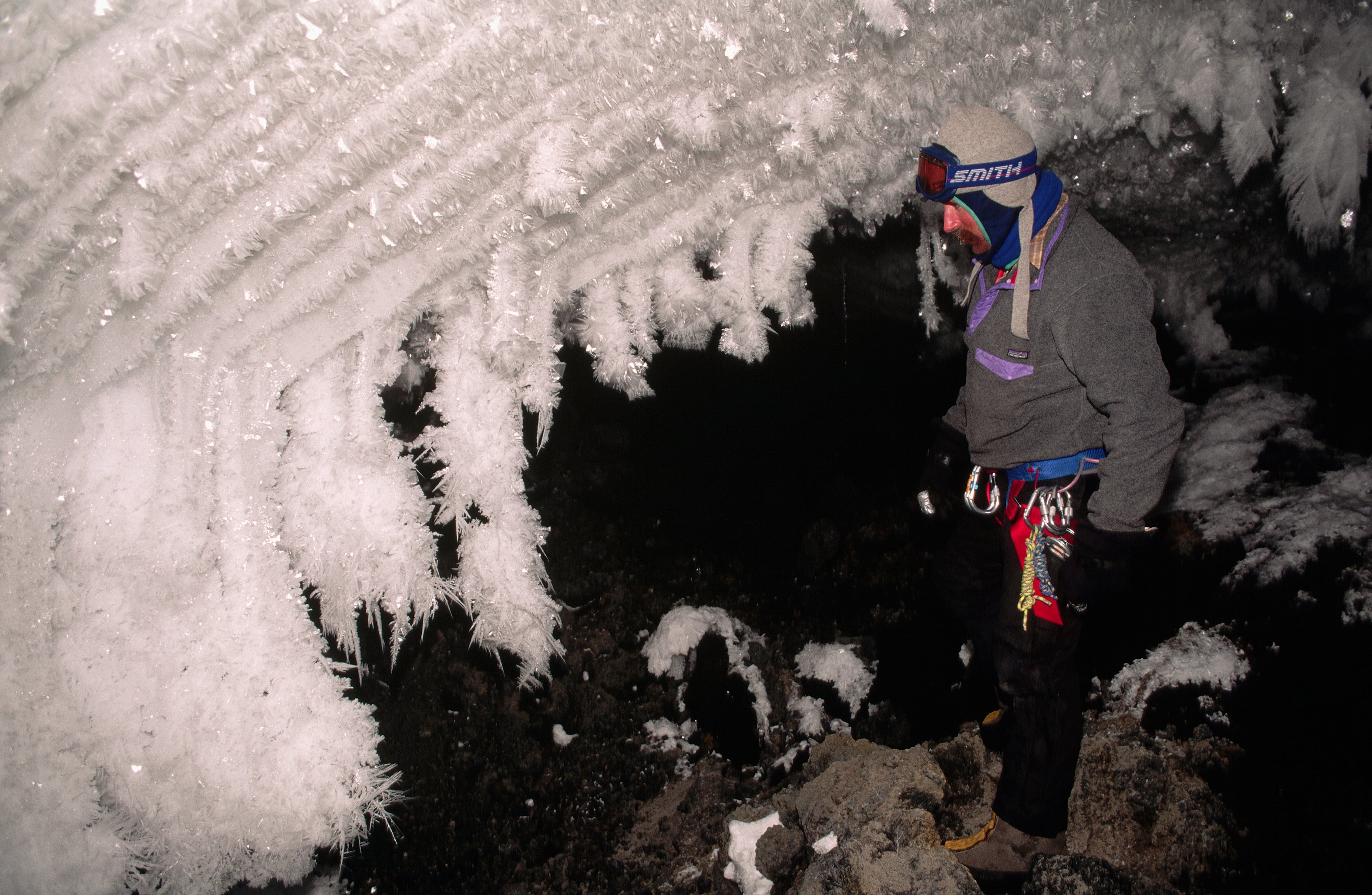 Los científicos establecen que el Erebus ha estado activo desde al menos 1972.