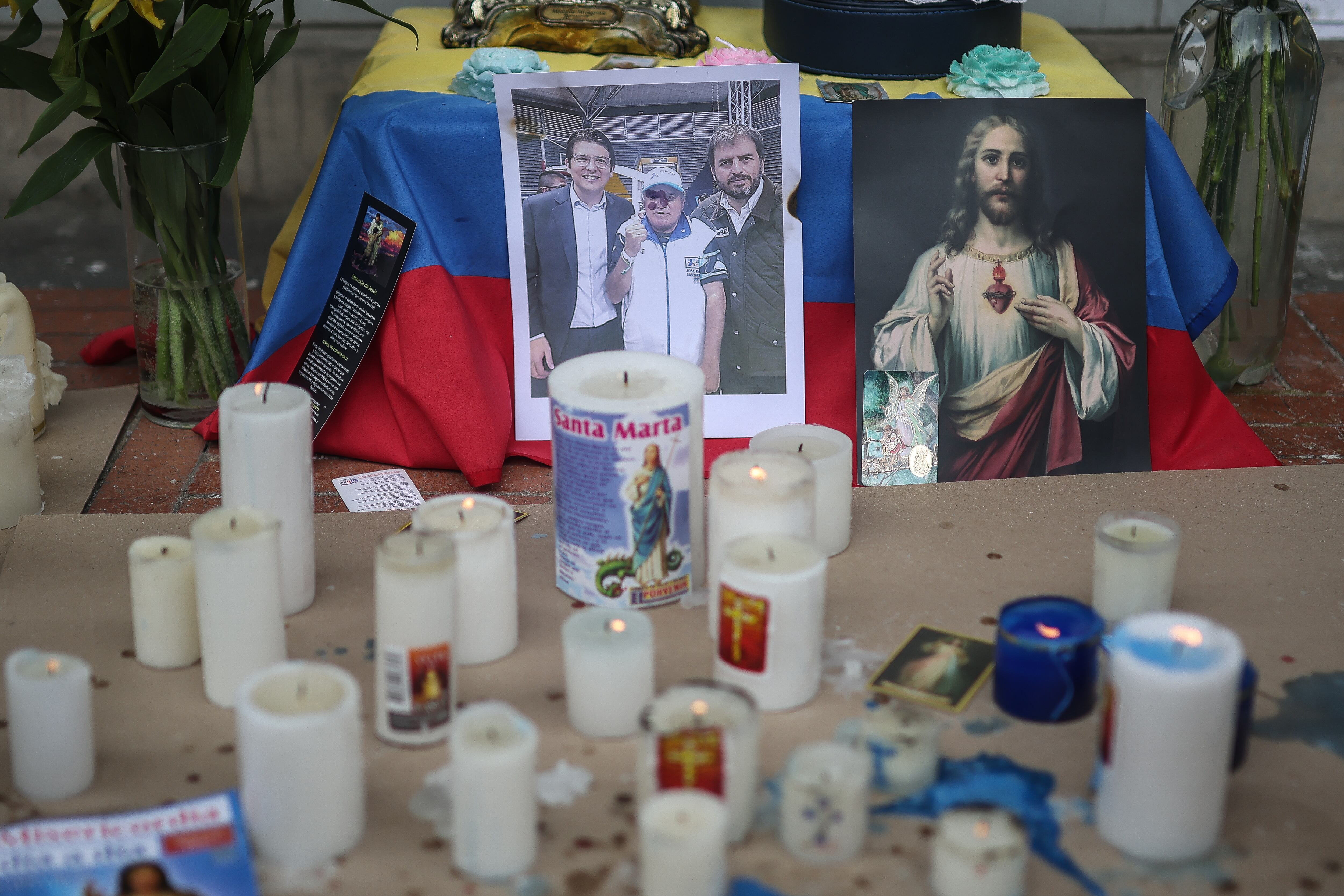 Jornada de oración en la Fundación Santa Fe por la salud del precandidato presidencial Miguel Uribe Turbay