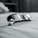 Jesús Emilio ya no ve bien de cerca, por eso usa gafas para leer y escribir. Estas las dejó en su casa, antes de salir para la finca, el día que lo secuestraron.