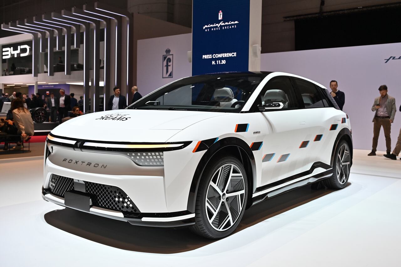 Este el Foxtron Model E EV, presentado en 2023 durante el Hon Hai Tech Day.