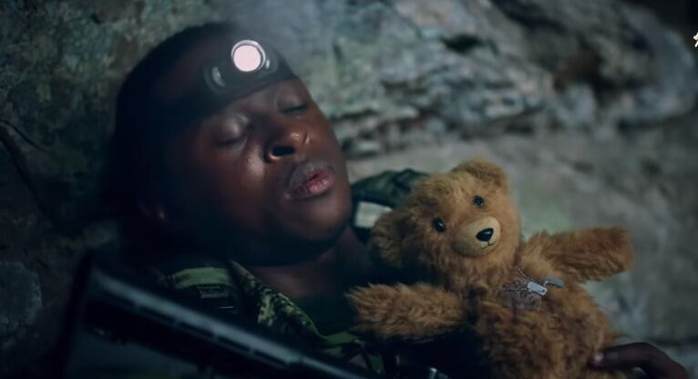 La travesía del cabo Ramírez para enviarle un mensaje a su abuela es la de muchos soldados en Colombia.