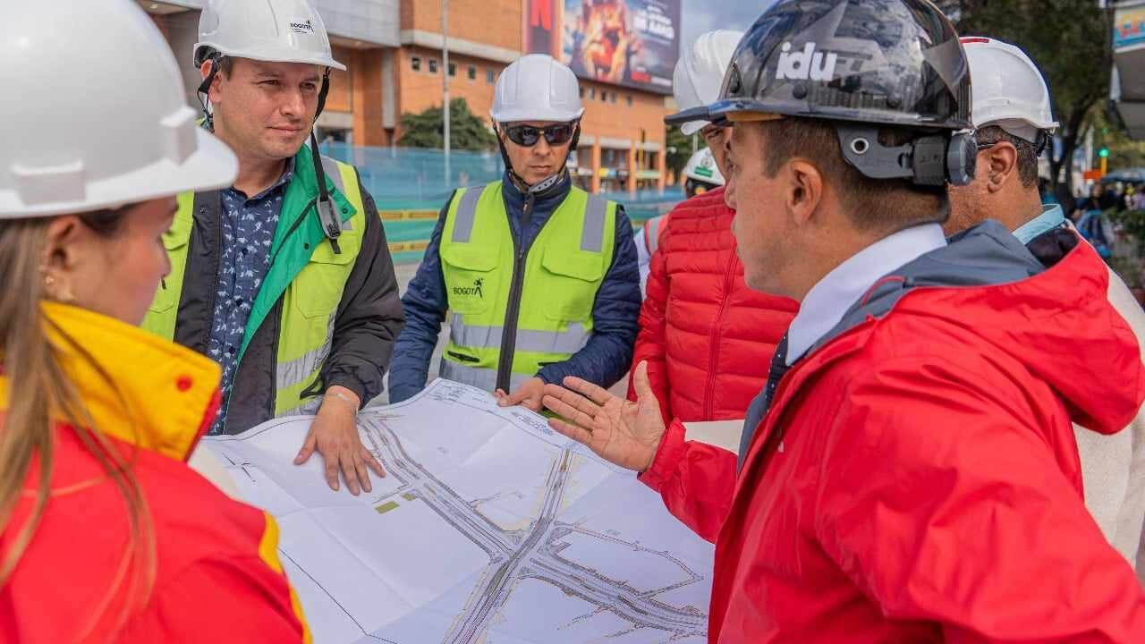 Director del IDU, Orlando Molano, visitando las obras