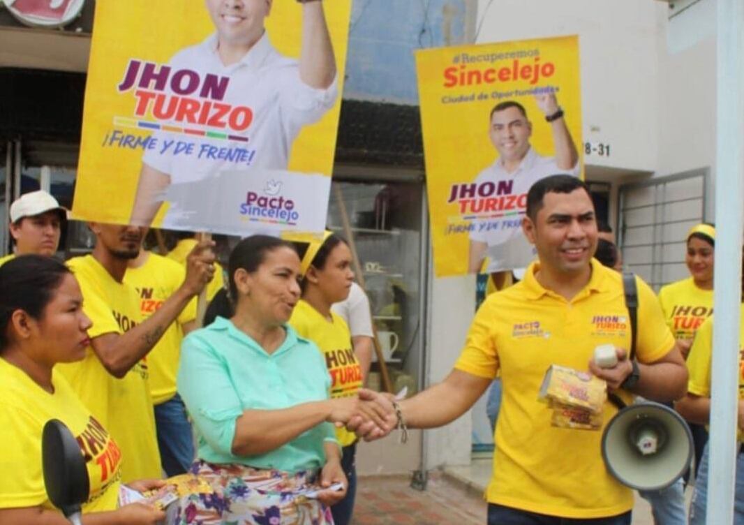 El candidato aseguró que ha sido seguido por motocicletas.