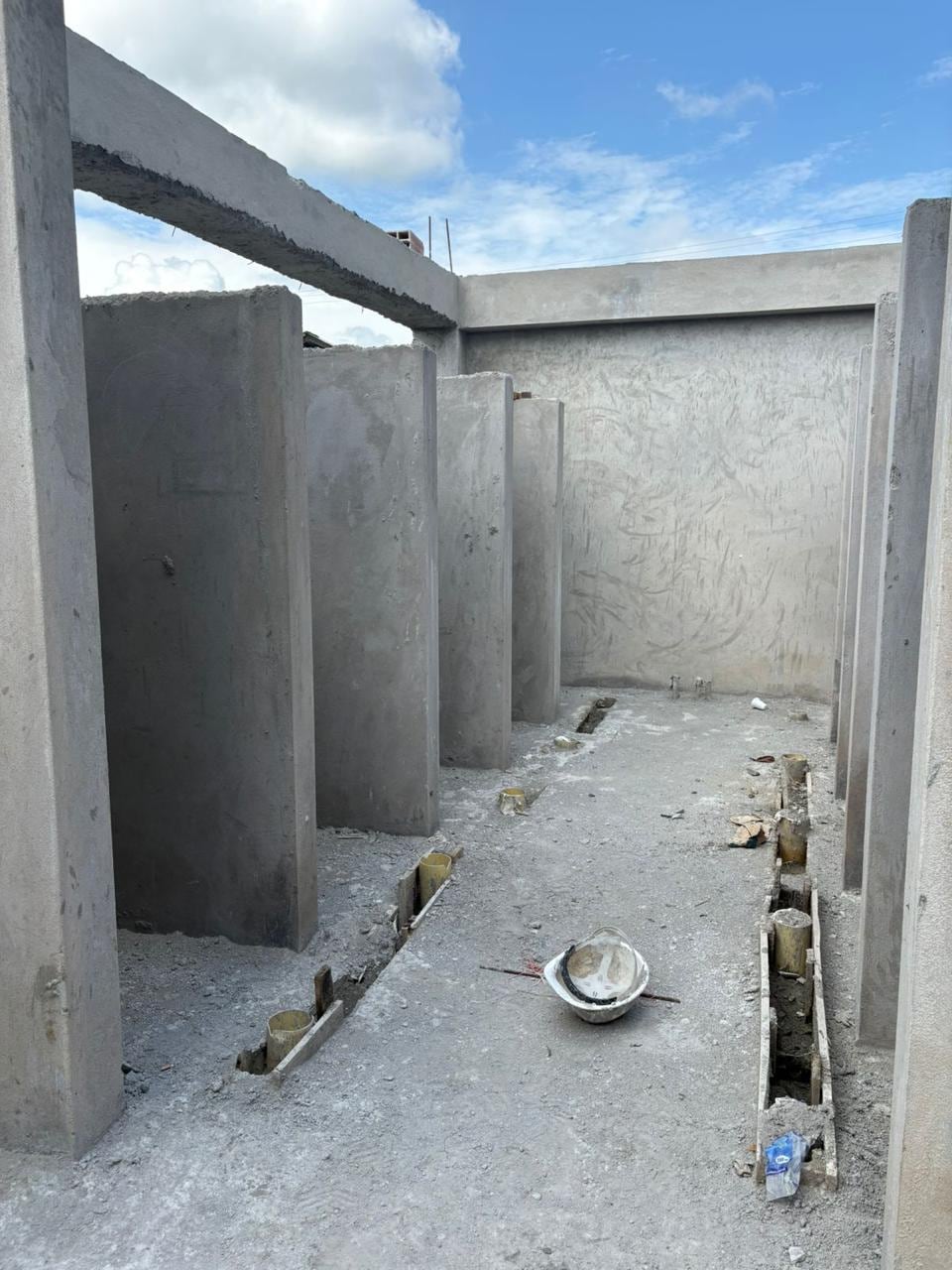 Obras de la piscina olímpica que lleva tres años en construcción en Tolemaida.