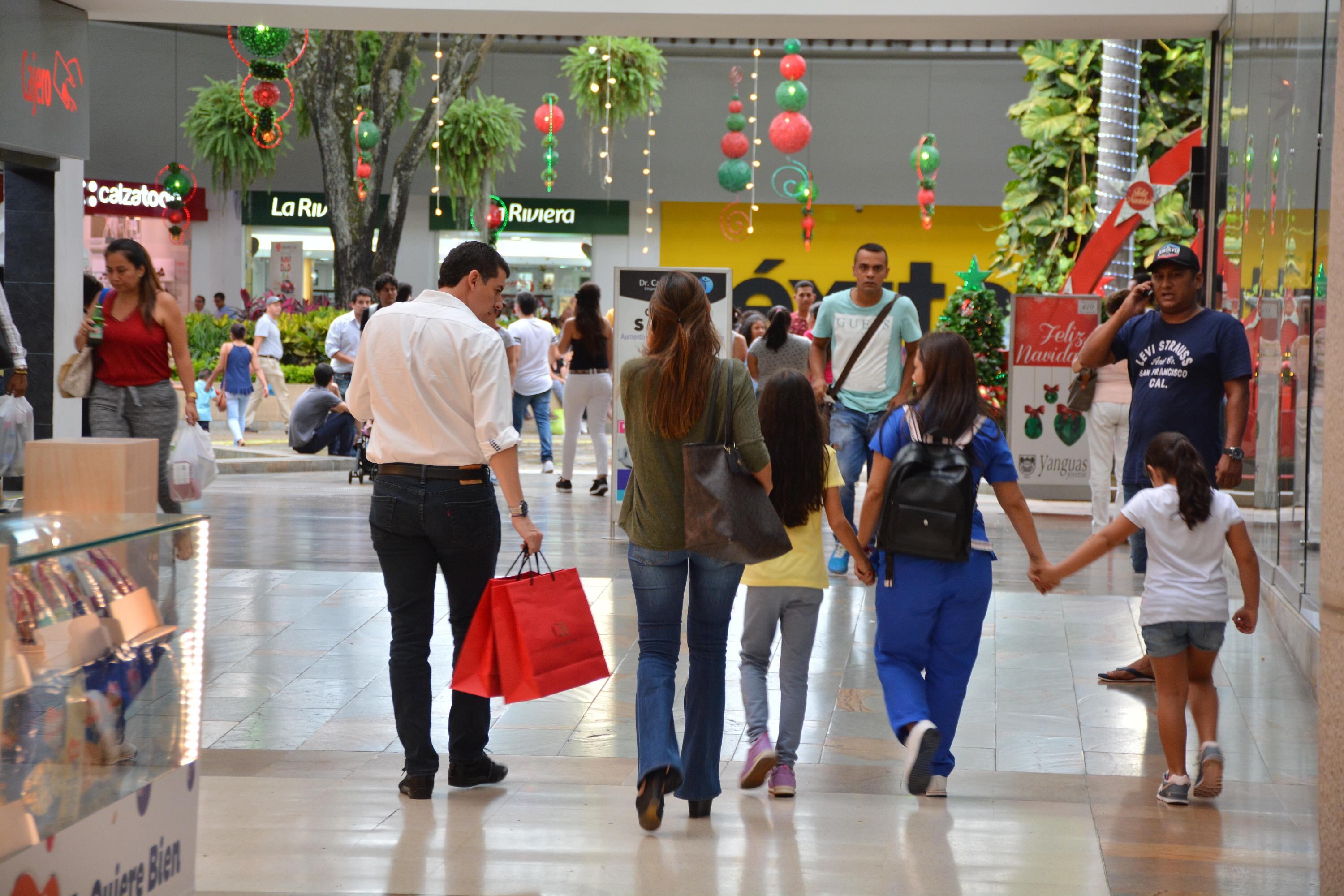 Los centros comerciales son los lugares preferidos para las compras de Navidad por el 56% de los clientes. Para este año, la mayoría de estas superficies en Cali preparan  descuentos especiales en la última semana de noviembre.