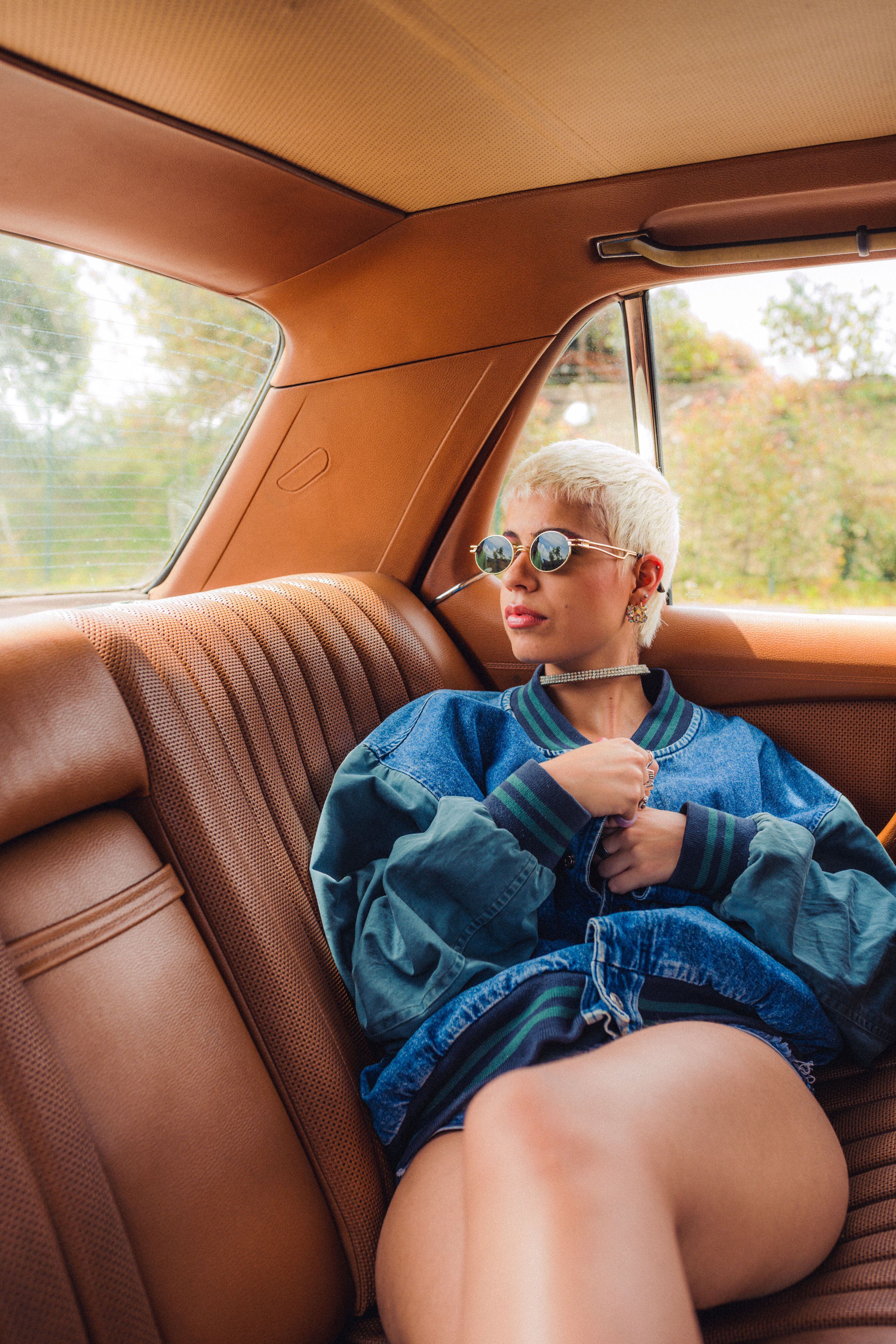 AnnaSofia, cantante colombiana. Nació en Costa Rica, pero se crio en Tuluá.