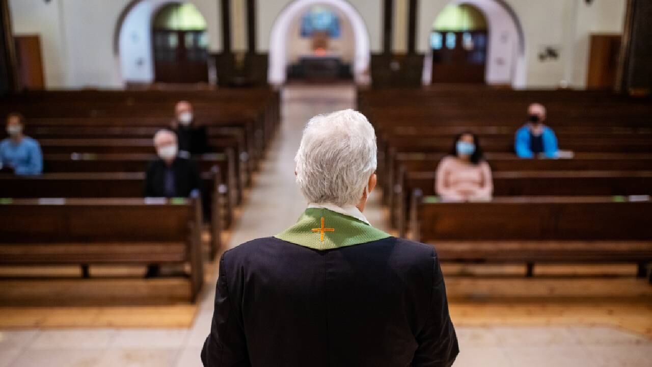 El pastor, identificado como el reverendo Charles Southall III se declaró culpable de haber utilizado diezmos con un fin completamente diferente al prometido (imagen de referencia).