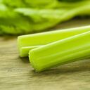 El apio aporta al organismo vitaminas A, B1, B2, B6, C, calcio, potasio y magnesio. Foto: Getty images.