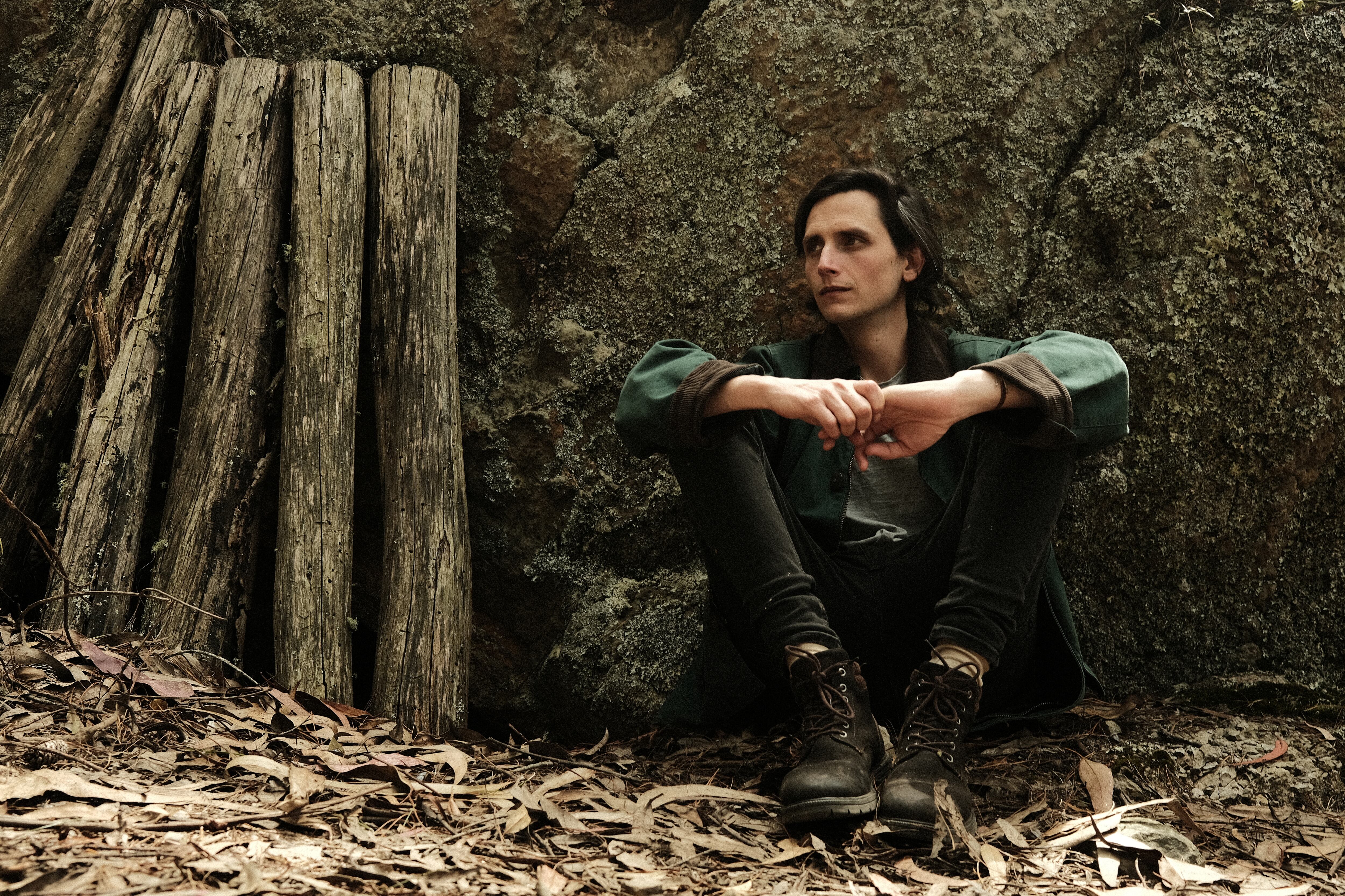 Lucas Hill lanza su nuevo álbum ‘El sol sale también’